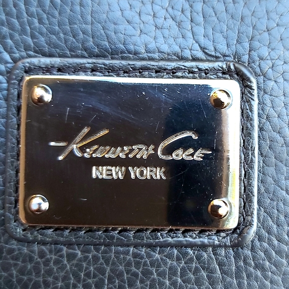 Kenneth Cole Black Leather Wristlet Wallet - Picture 4 of 11